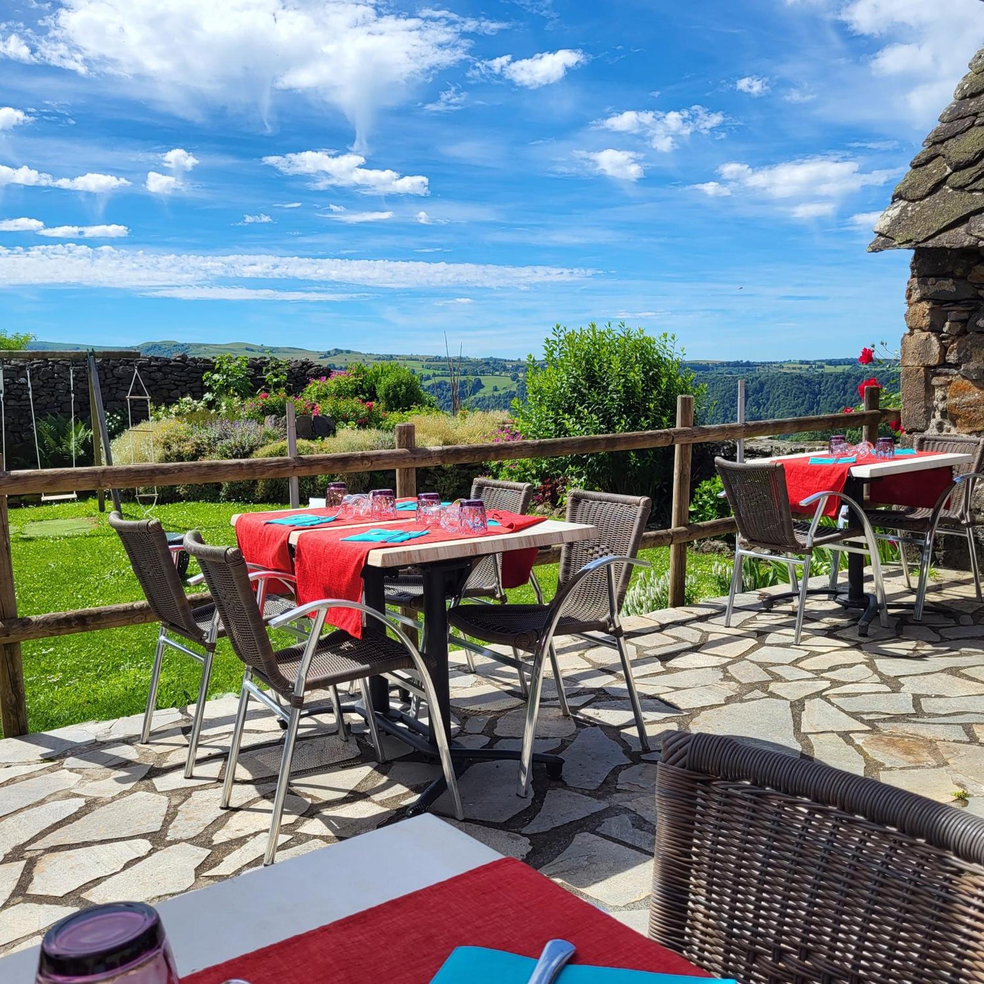 סלרס Logis Hotel Restaurant & Spa Les Remparts מראה חיצוני תמונה